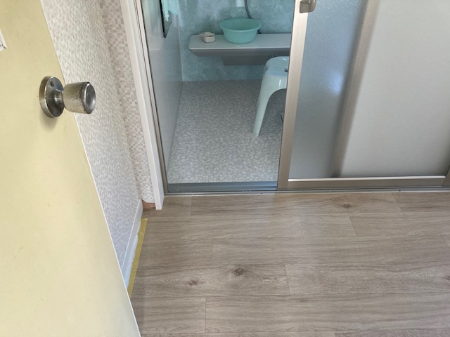 段がついた風呂から、バリアフリーのユニットバスになりました。
