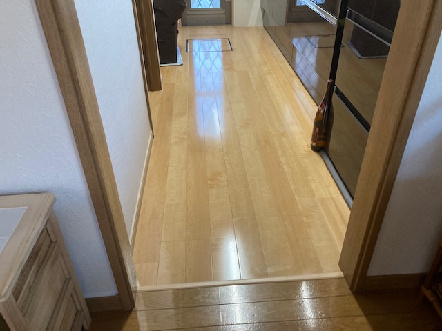 キッチン床も貼替えました。
