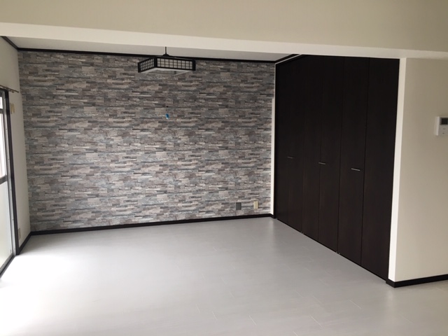 壊せないマンションの躯体の梁いっぱいまで解体しました。