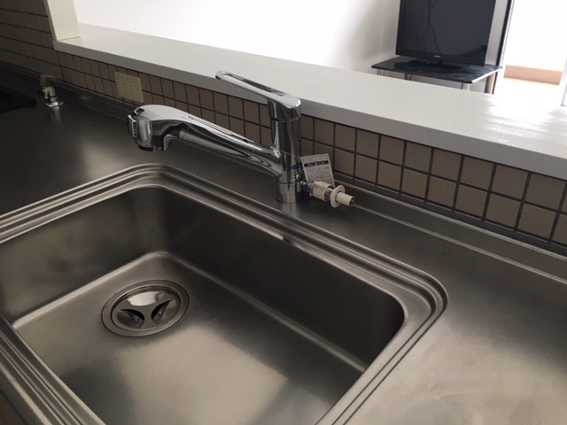浄水器付きタカギ水栓に交換しました。