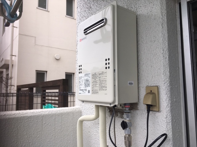 給湯器の施工後の写真です。