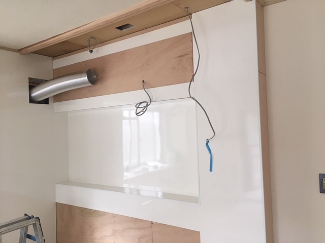 キッチンの施工中の写真です。