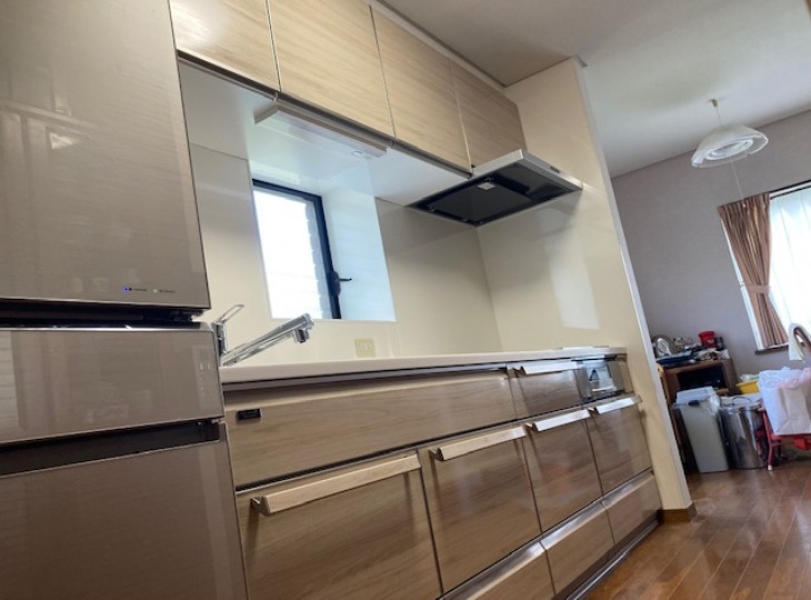 ホーロー製でお手入れがしやすいのが特徴です。