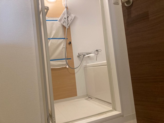 浴室の施工後の写真です。LIXIL　BP1116サイズ