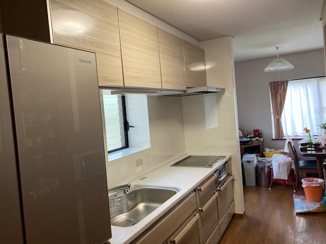 天板は人工大理石