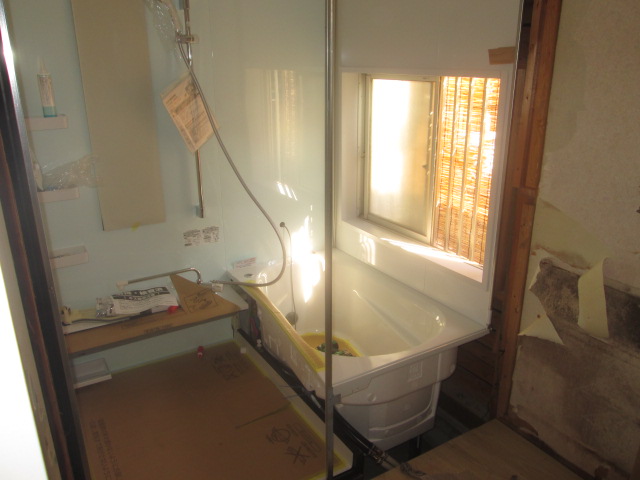 施工中<br />ユニット組み立て<br />