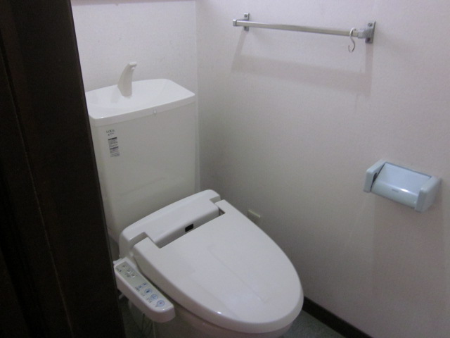 トイレ交換施工後