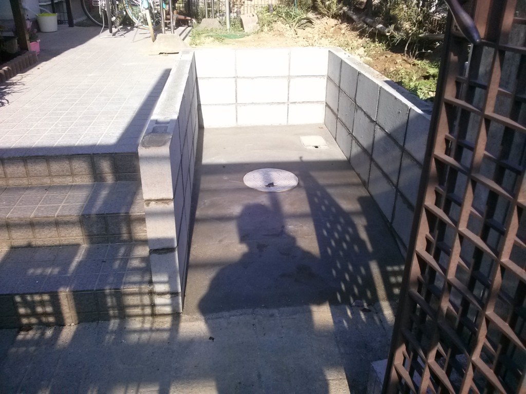 バイク置き場施工後