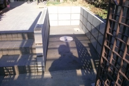 トイレ交換リフォーム、バイク置き場工事　北九州市