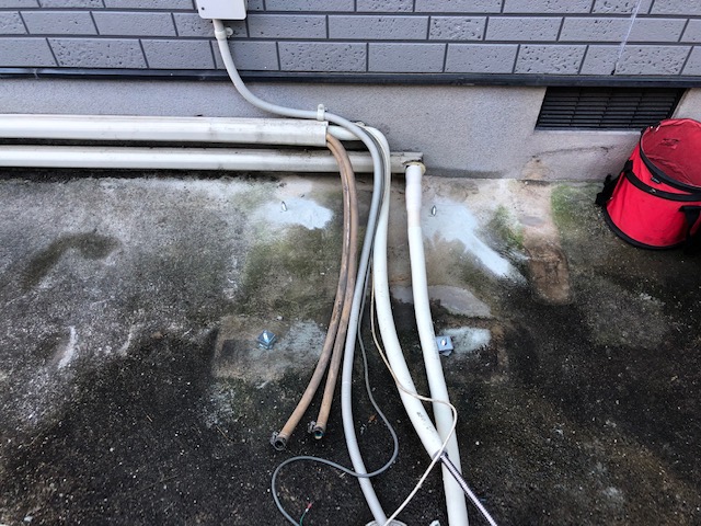 既存エコキュート取り外し