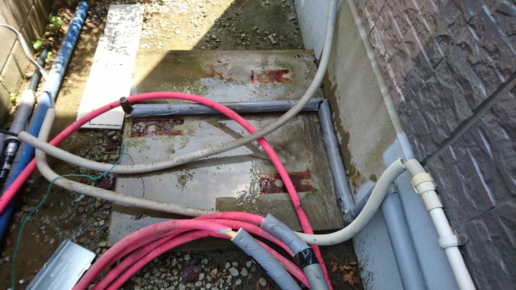 既存エコキュート取り外し