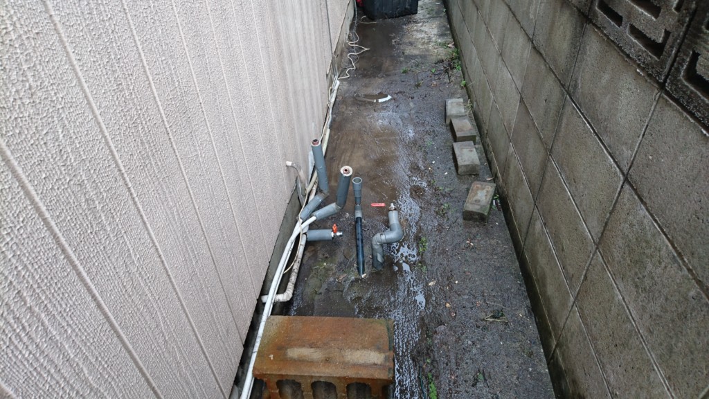 既存エコキュートを取り外します