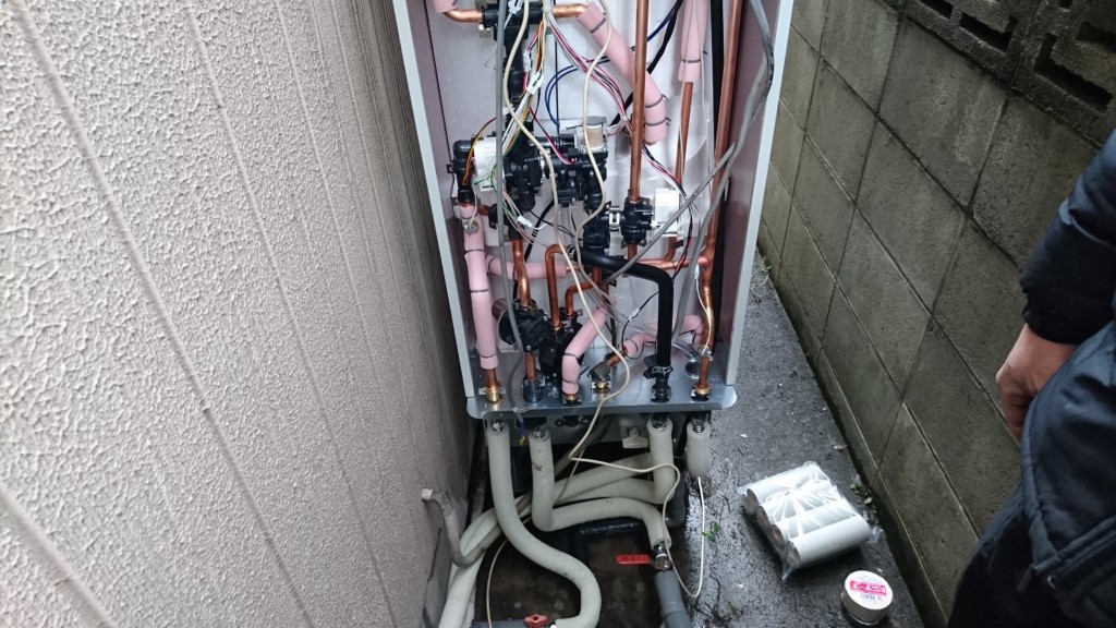 アンカーボルトでしっかり固定します。