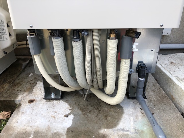 凍結、熱効率が下がらないようしっかり保温します。