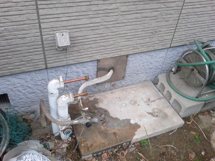 給湯器を取り外します