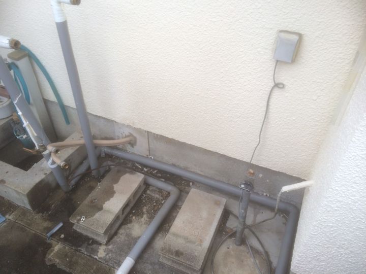 給湯器を取り外します