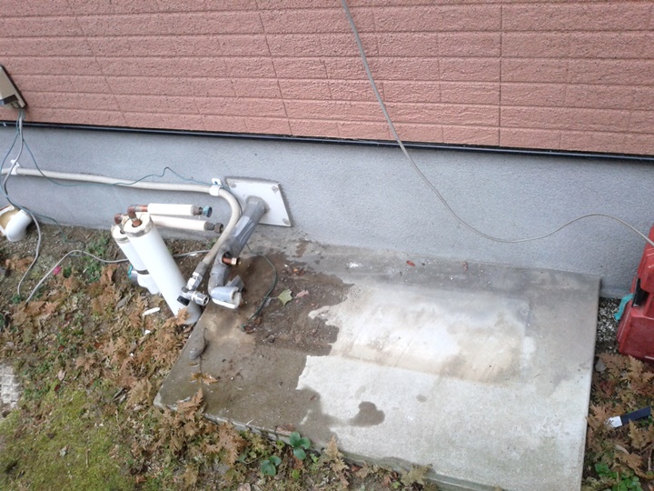 給湯器を取り外します