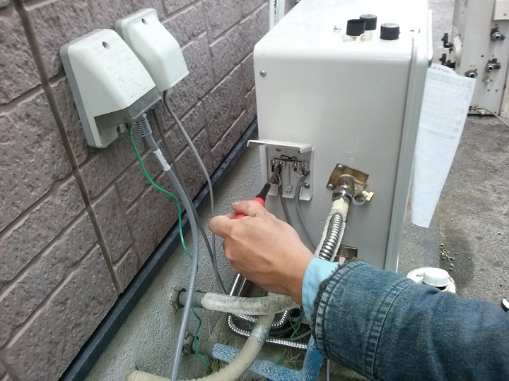 リモコンコード取り付け