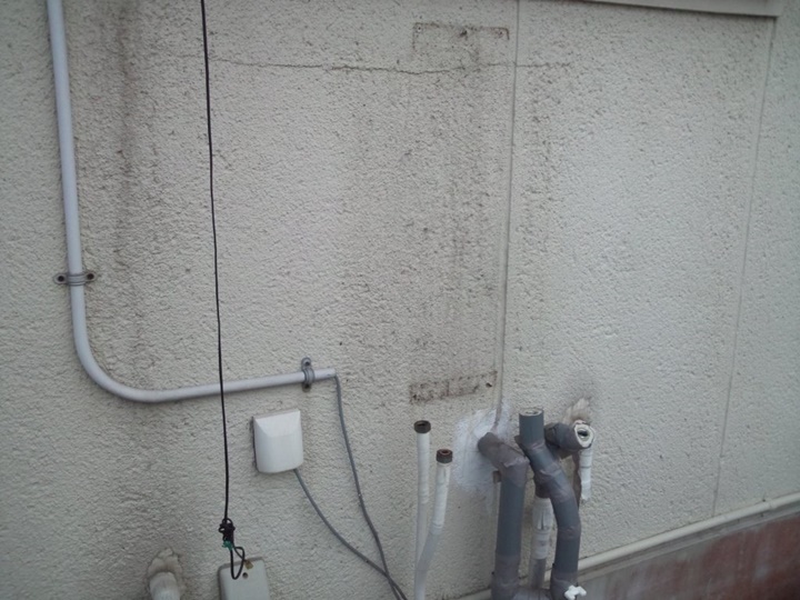 給湯器を取り外します