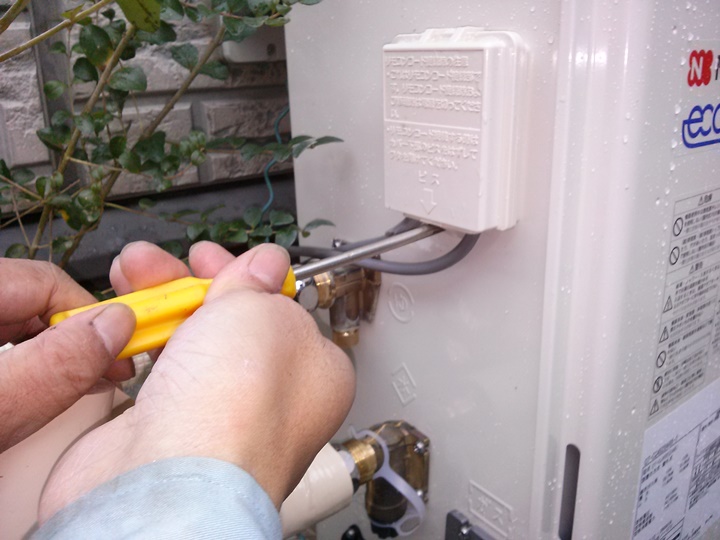 リモコンコード取り付け