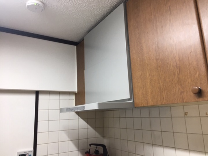 レンジフード施工後　掃除のしやすいノーリツノンフィルターのレンジフードを取付いたしました。