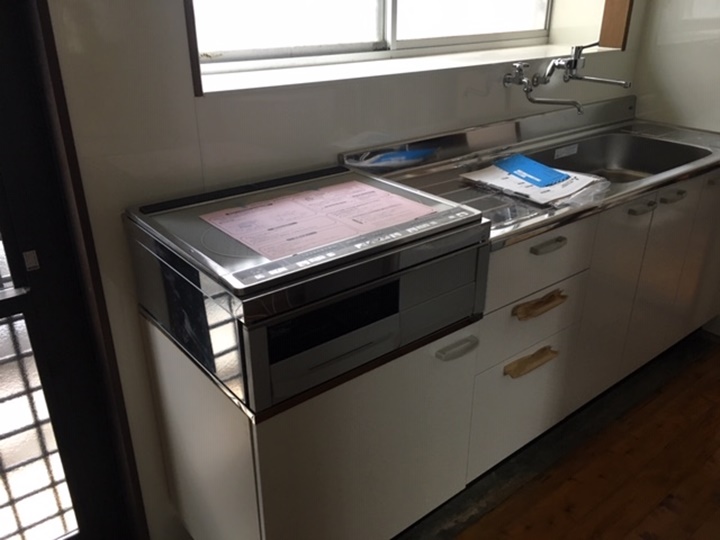 キッチン施工後　ガスコンロからIHに変更して天板のお手入れが楽です。