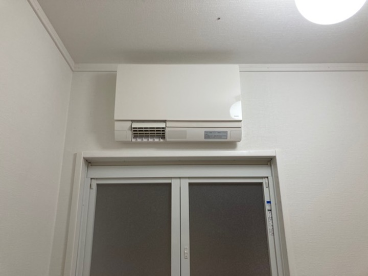 洗面換気暖房も取付いたしましたので寒い冬でも快適です、夏は送風がでますのでとても便利です。