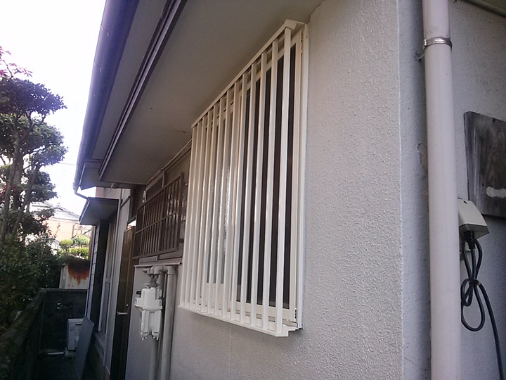 窓回りもきれいに補修します。