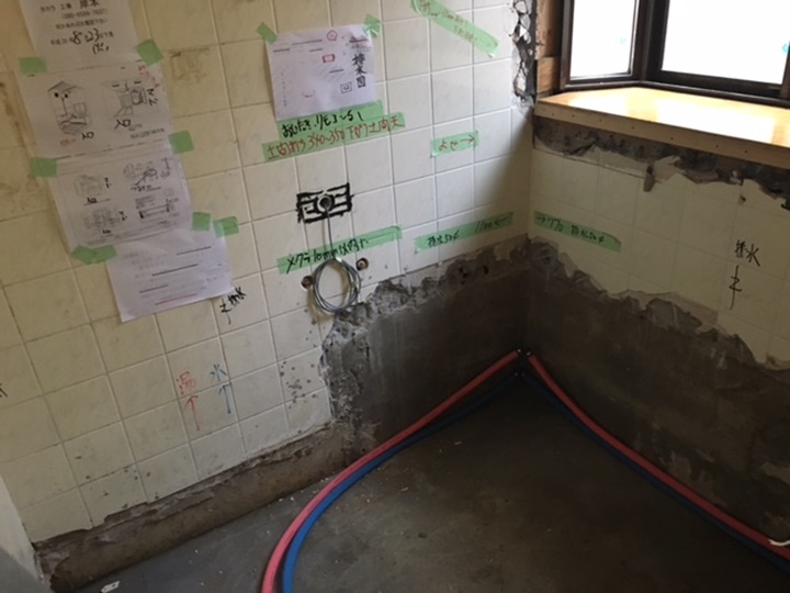 床土間コンクリート打ち、給排水工事