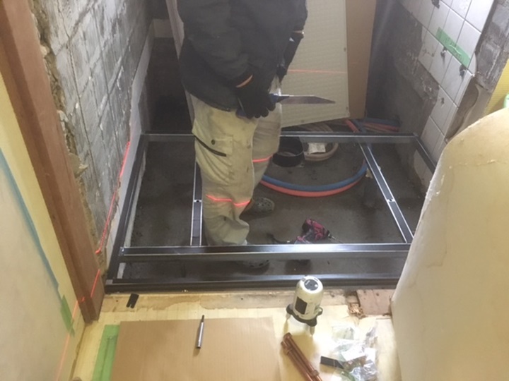 ユニットバス組み立て