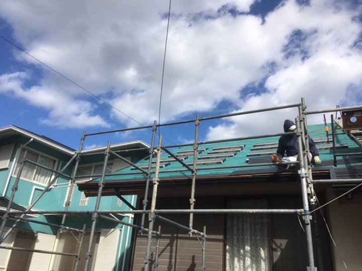 コロニアル葺き