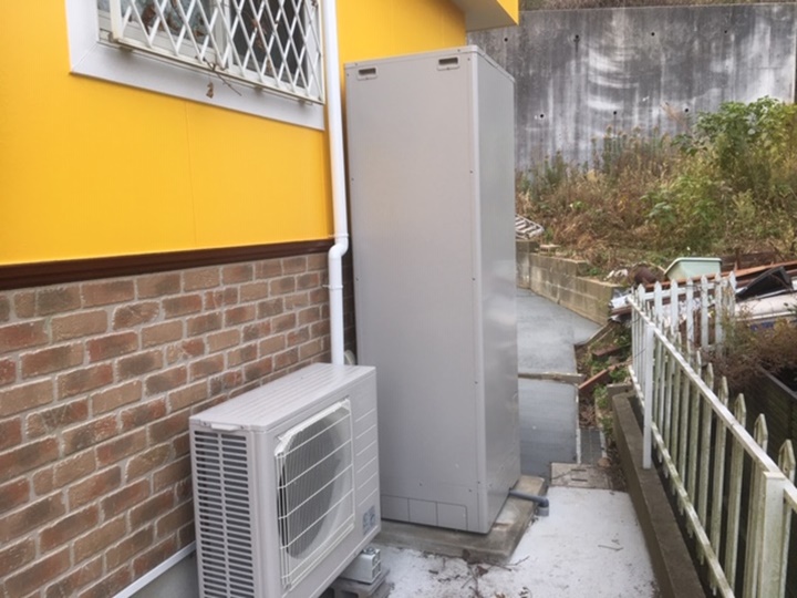 給湯器施工後<br />電気温水器からエコキュートに交換したことでお湯を沸かす電気代が⅓に軽減されます。