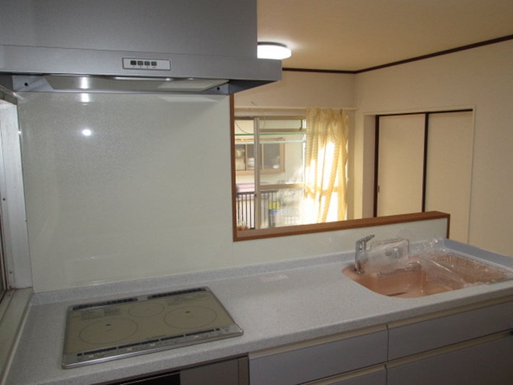 ガスコンロからＩＨクッキングヒーターに変更です。<br />