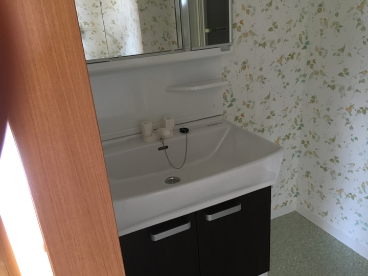 ノーリツシャンピーヌＳ　３面鏡に交換