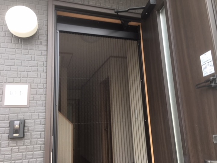 玄関アミド施工後