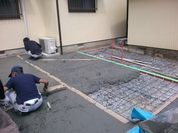 土間コンクリート打ち