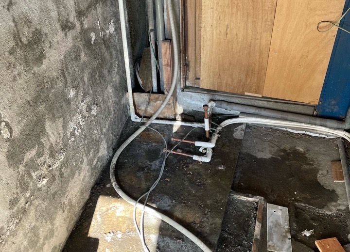 既存エコキュート撤去