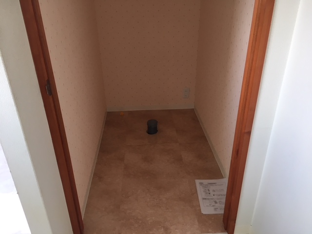 解体後、排水、給水を移設します。