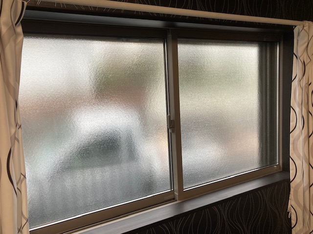 サッシLIXILサーモスに交換いたしました。