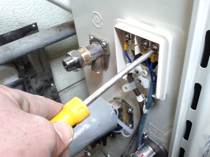 リモコンコード取り付け