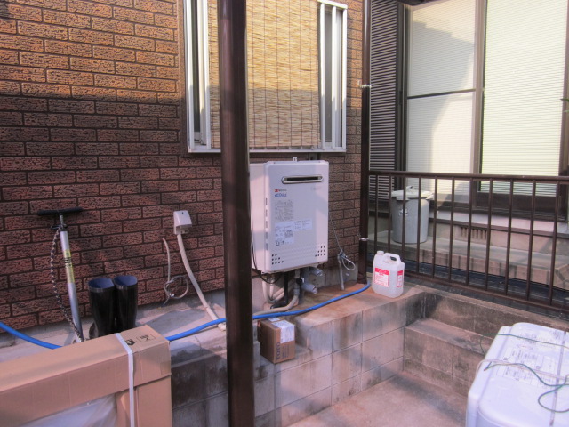 給湯器もエコジョーズに取替いたしました。