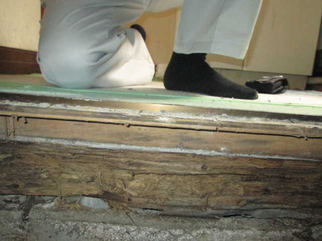 こういった部分は解体してみないと分かりません。リフォームでは度々あることです。