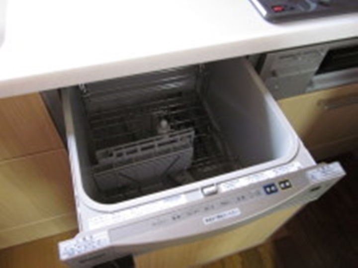 食器洗い乾燥機を付けたことで奥様の家事も楽になり、水道光熱費もお得です。