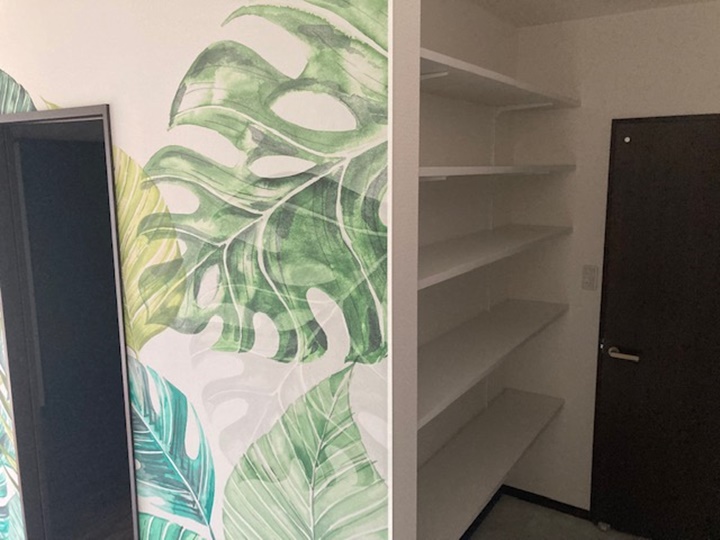 新たに稼働の棚を5段取付しました。