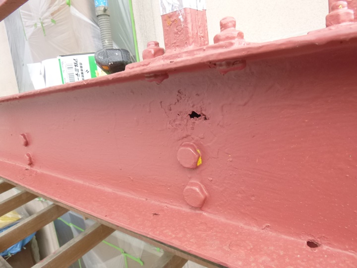 ベランダ穴補修