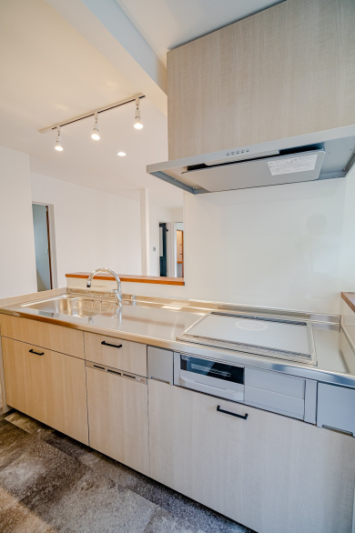 キッチンはLIXILシエラ2250<br />食洗器、IHクッキングヒーター、フラット薄型レンジフード使用になります。