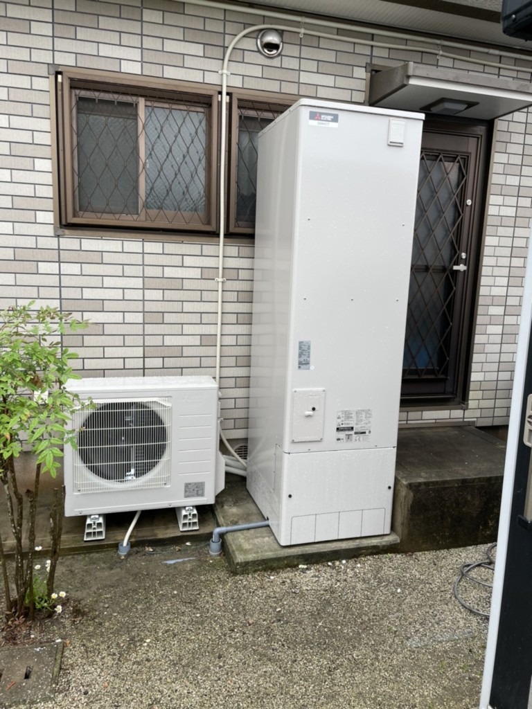 新しいエコキュートです。<br />370Lから460Lへ容量アップしました。