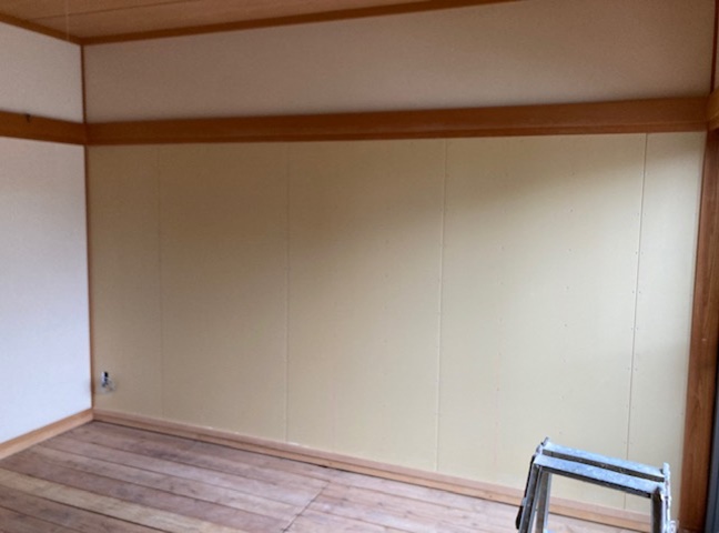 下地施工後、12ｍｍのボードを貼ります。