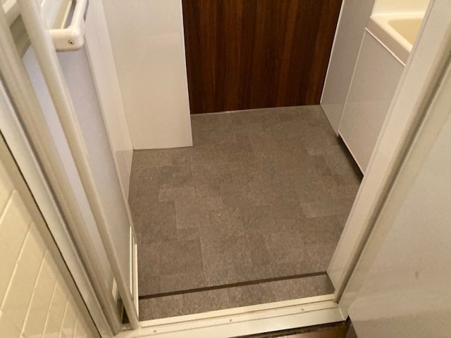 床施工後<br />東リ浴室床シートを施工しました。