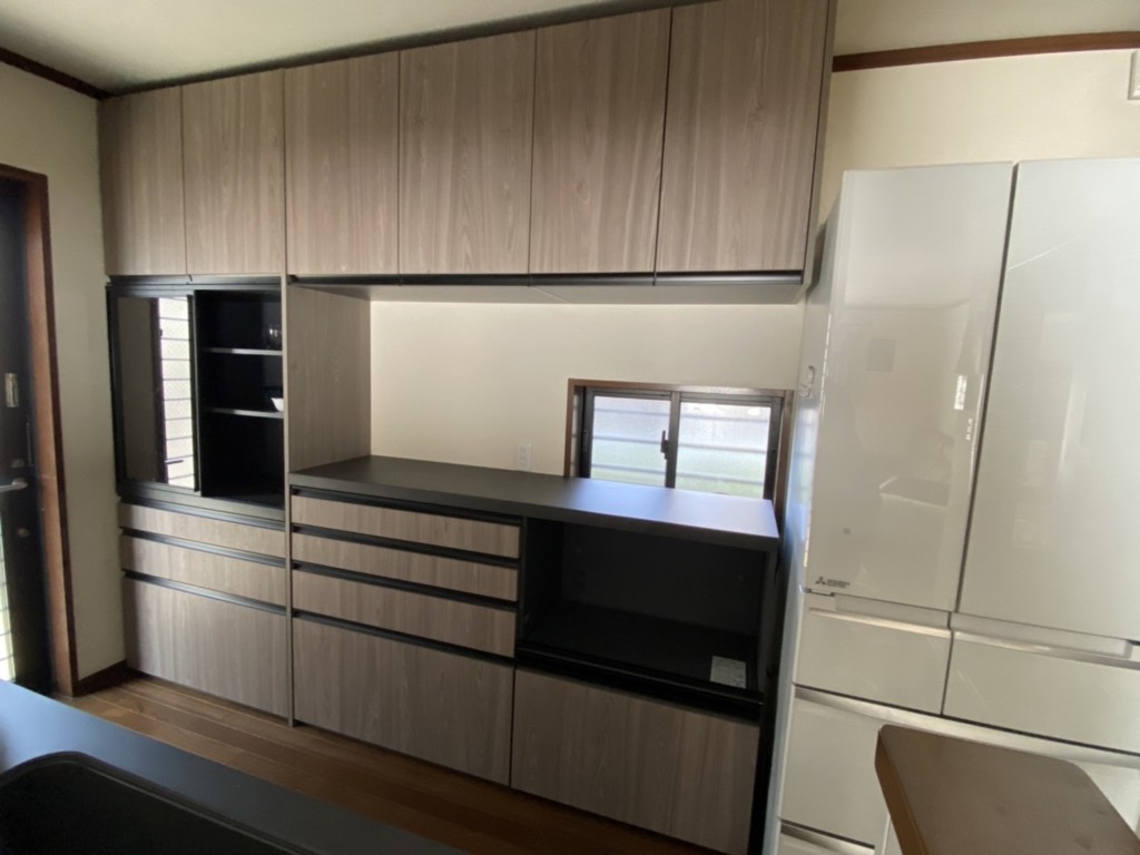 カップボードになります。